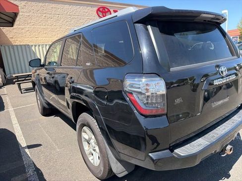 Used 2015 Toyota 4Runner SR5 AWD/4WD image 11