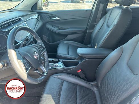 Used 2021 Buick Encore GX Essence FWD image 9