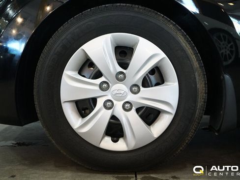 Used 2013 Hyundai Elantra Sedan FWD image 7