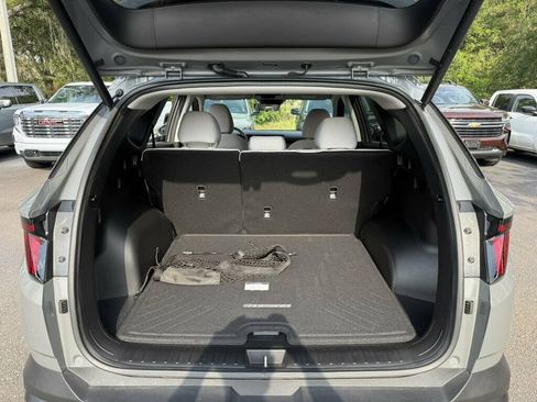 Used 2025 Hyundai Tucson SEL FWD image 8