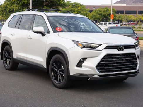 New 2026 Toyota Grand Highlander AWD Hybrid image 3