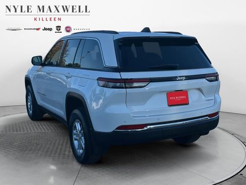 New 2025 Jeep Grand Cherokee Laredo image 14