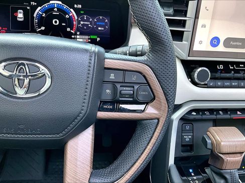 Used 2025 Toyota Sequoia Capstone AWD/4WD image 24
