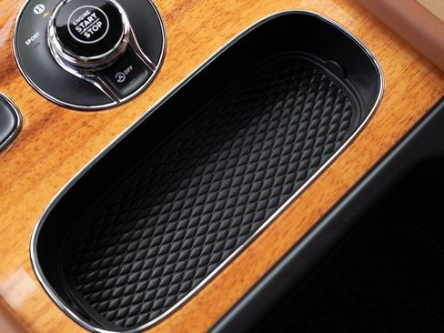 Certified 2021 Bentley Bentayga image 34