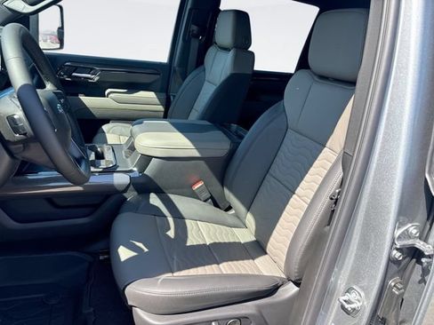 New 2026 Chevrolet Silverado 2500 ZR2 AWD/4WD image 11