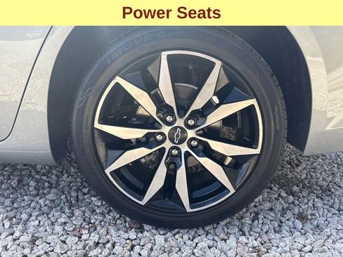 Used 2024 Chevrolet Malibu RS FWD image 8