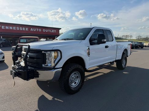 Used 2018 Ford F250 XL w/ Power Equipment Group image 2