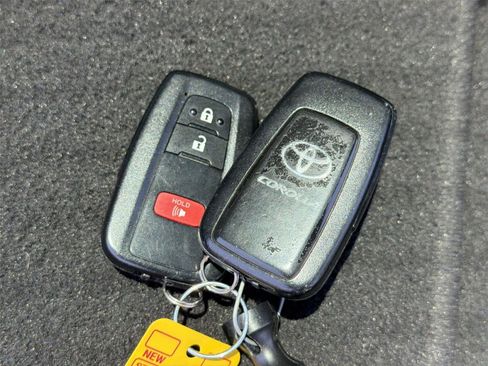 Used 2019 Toyota Corolla SE FWD image 21