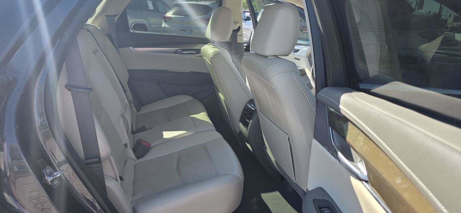 Used 2022 Cadillac XT5 Premium Luxury FWD image 13