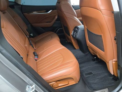 Used 2021 Maserati Levante GranSport image 11