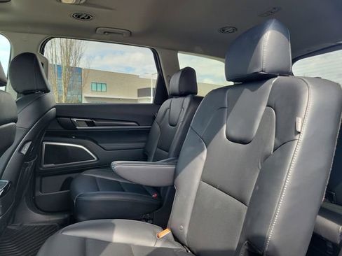 Used 2023 Kia Telluride S w/ S Sunroof Package image 9