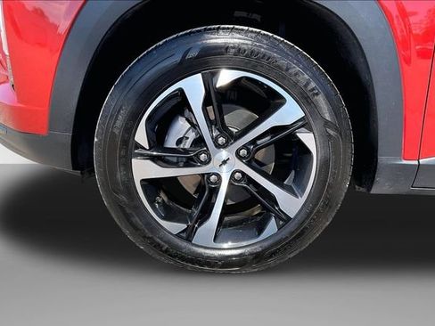Used 2024 Chevrolet Trax RS w/ Driver Confidence Package FWD image 9