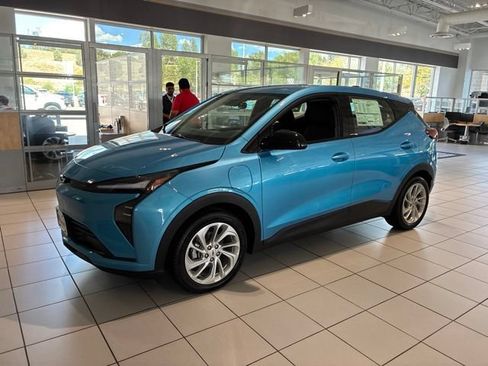 New 2027 Chevrolet Bolt LT w/ Comfort Package FWD image 3