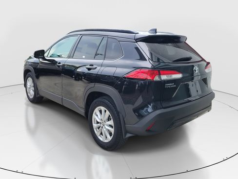Used 2023 Toyota Corolla Cross LE w/ Moonroof Package FWD image 5
