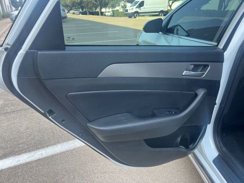 Used 2018 Hyundai Sonata Sport image 16