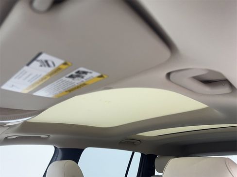 Used 2023 Mercedes-Benz EQB 300 4MATIC image 70