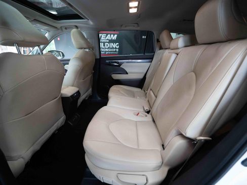 Used 2020 Toyota Highlander Limited AWD/4WD image 23