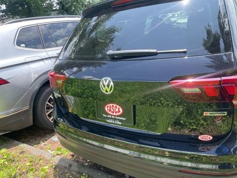 Used 2019 Volkswagen Tiguan SE w/ Panoramic Sunroof Package image 10