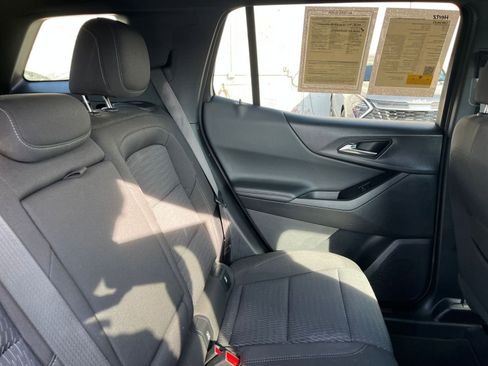 Used 2025 Chevrolet Equinox LT image 37