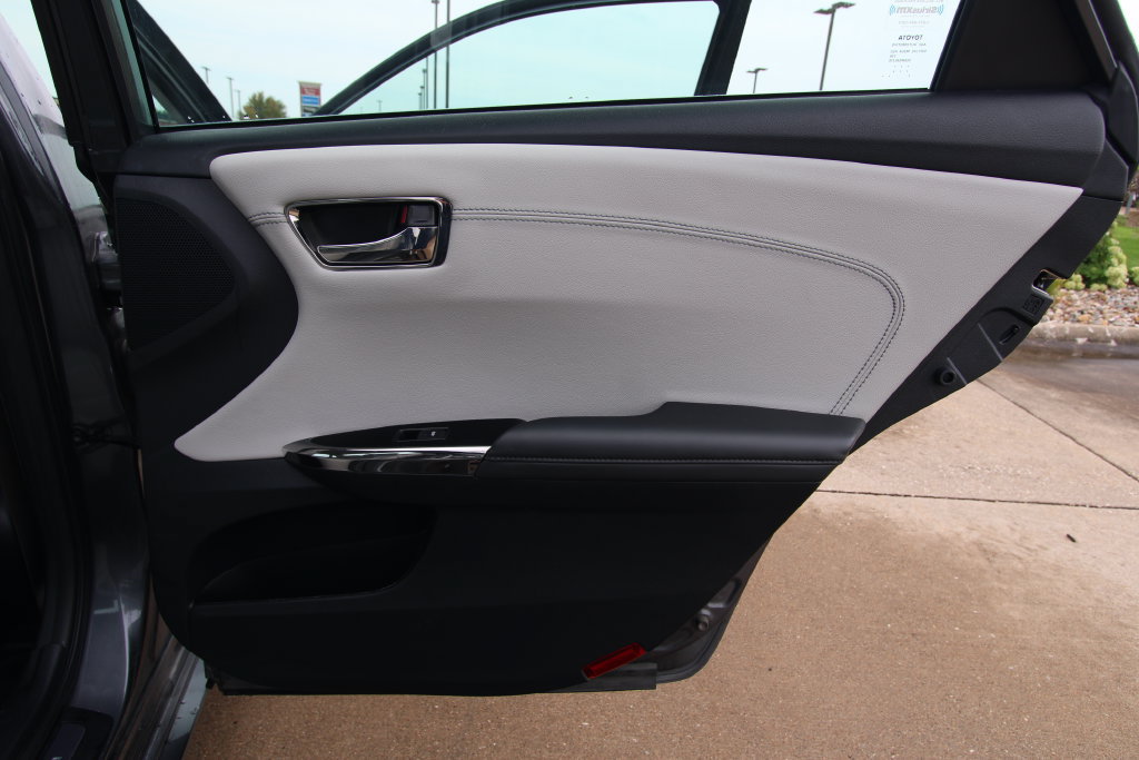 Used 2018 Toyota Avalon Limited w/ All Weather Liner Package FWD image 40