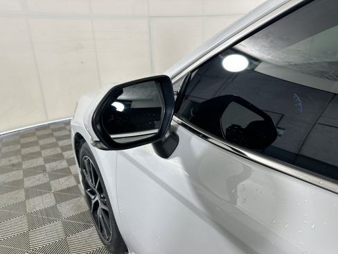 Used 2024 Toyota Camry SE w/ Convenience Package FWD image 10