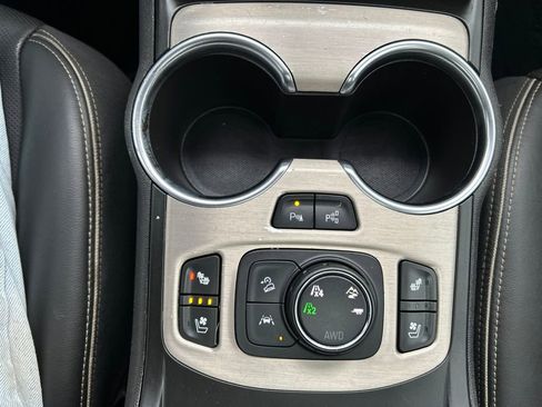 Used 2018 GMC Terrain Denali image 29