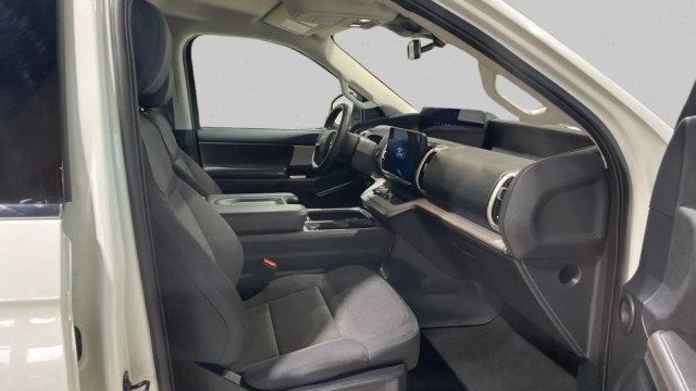 Used 2025 Ford Expedition Max Active RWD image 18