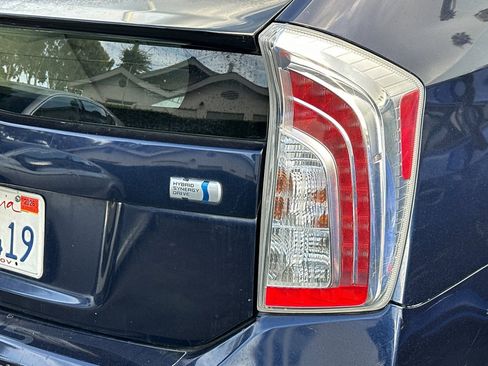 Used 2015 Toyota Prius Three w/ Solar Roof Package FWD image 6