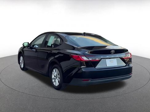 Used 2025 Toyota Camry LE image 11