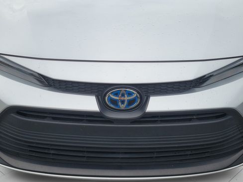 Used 2023 Toyota Corolla LE w/ LE Convenience Package FWD image 10