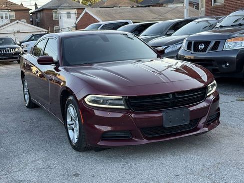 Used 2019 Dodge Charger SXT RWD image 3