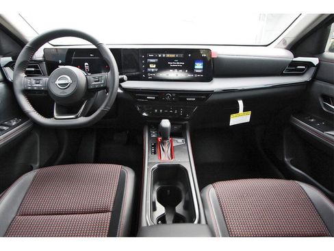New 2025 Nissan Kicks SR image 9