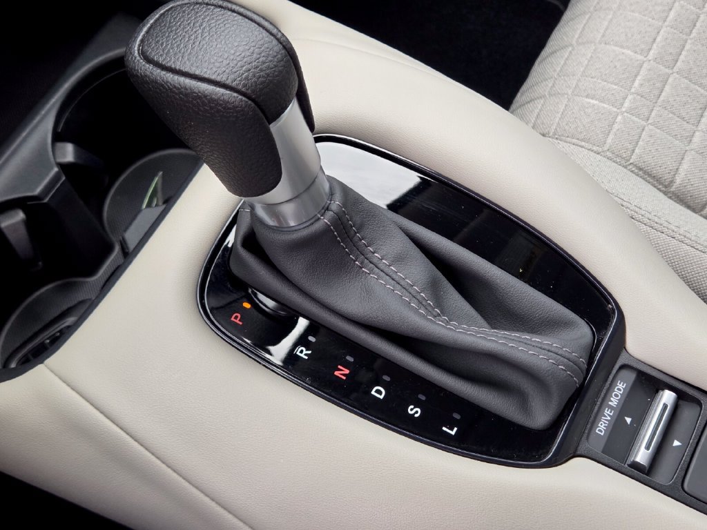 Certified 2025 Honda HR-V LX image 27