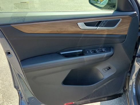 New 2026 Volkswagen Atlas SE image 13