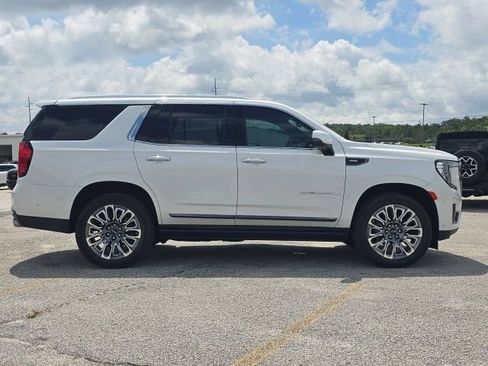 Used 2024 GMC Yukon Denali Ultimate AWD/4WD image 6