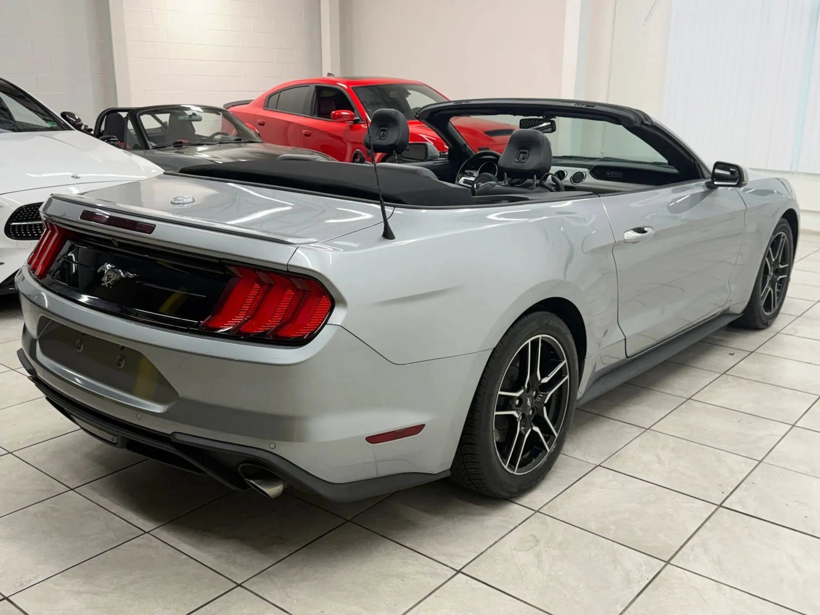 Used 2020 Ford Mustang Premium RWD image 9