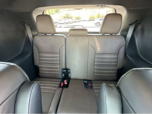 New 2026 GMC Acadia Denali Ultimate w/ LPO, Floor Liner Package AWD/4WD image 16