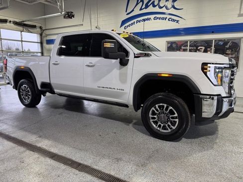 Used 2025 GMC Sierra 3500 SLE w/ SLE Value Package image 12