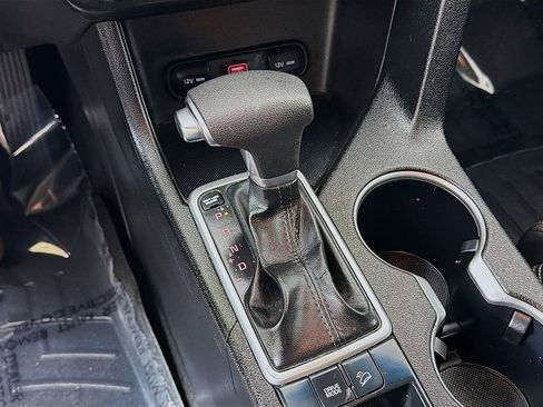 Used 2020 Kia Sportage LX image 32