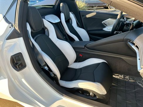 Used 2024 Chevrolet Corvette Stingray Preferred Conv w/ 2LT image 24