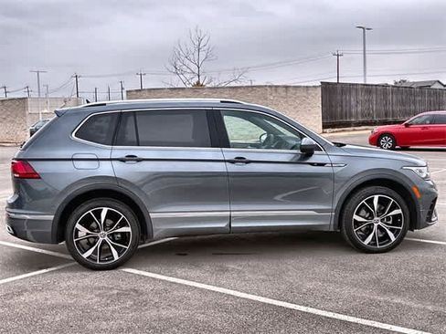 Used 2024 Volkswagen Tiguan SEL R-Line image 7