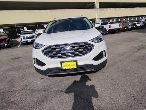 Used 2021 Ford Edge SEL w/ Convenience Package image 3