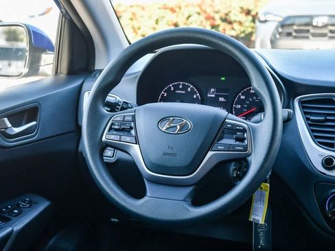 Used 2022 Hyundai Accent SEL image 12
