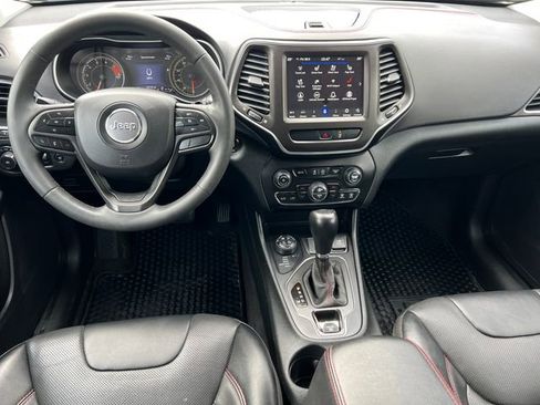 Used 2022 Jeep Cherokee Trailhawk w/ Sun, Sound & Nav Group AWD/4WD image 3