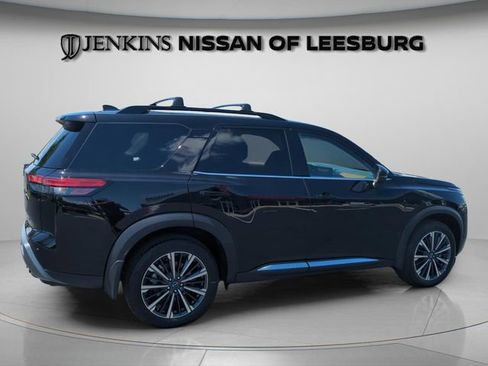 New 2026 Nissan Pathfinder Platinum FWD image 5