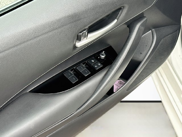 Used 2019 Toyota Corolla SE w/ SE Option Package FWD image 17