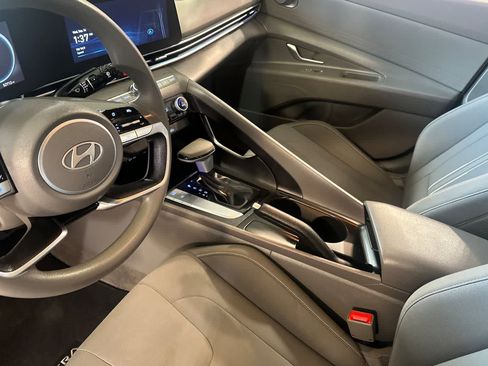 Used 2024 Hyundai Elantra SEL FWD image 12