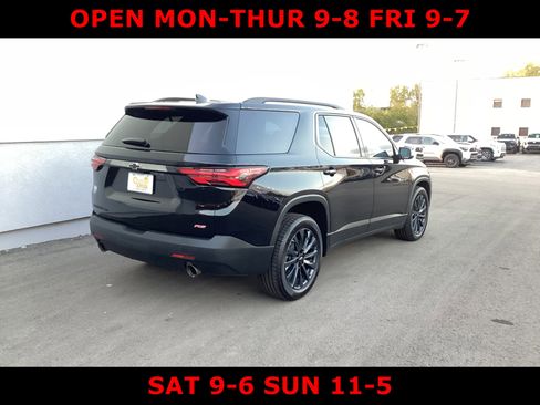 Used 2022 Chevrolet Traverse RS image 5