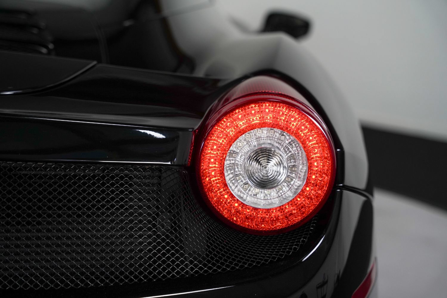 Used 2013 Ferrari 458 Spider RWD image 24