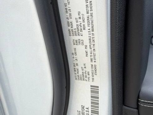 Used 2023 Jeep Grand Cherokee L Laredo AWD/4WD image 31
